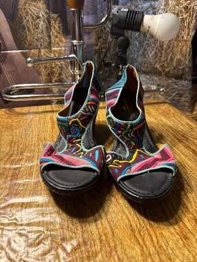 Molas4u Handmade Mola Kuna Art Embroidered Leather Wedge Sandals